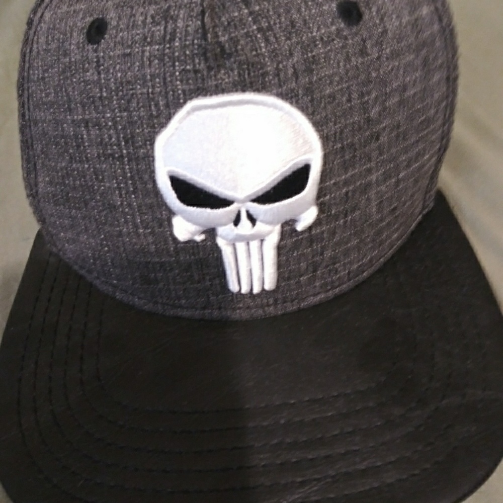 Brand new one-size- adjustable snapback hat
